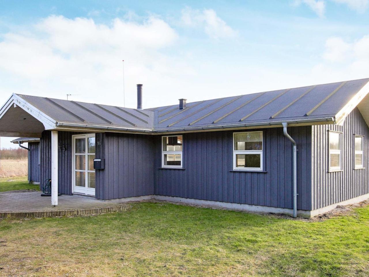 8 Person Holiday Home In Jerup Exteriör bild